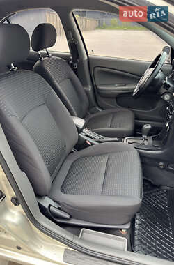 Седан Nissan Almera 2008 в 
