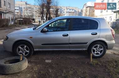 Хэтчбек Nissan Almera 2003 в 