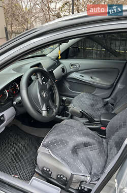 Седан Nissan Almera 2003 в 