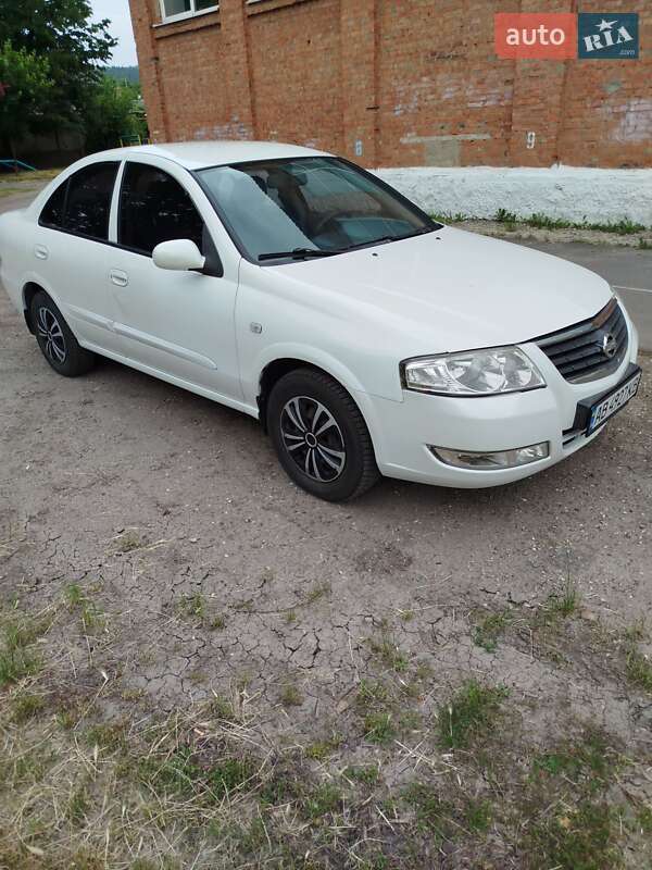 Седан Nissan Almera 2012 в Могилев-Подольске