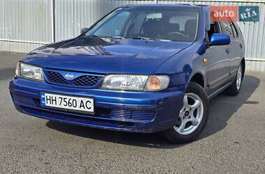 Хэтчбек Nissan Almera 1998 в Одессе