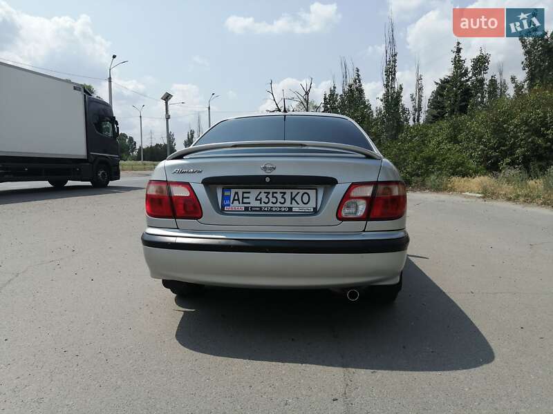 Седан Nissan Almera 2001 в Днепре