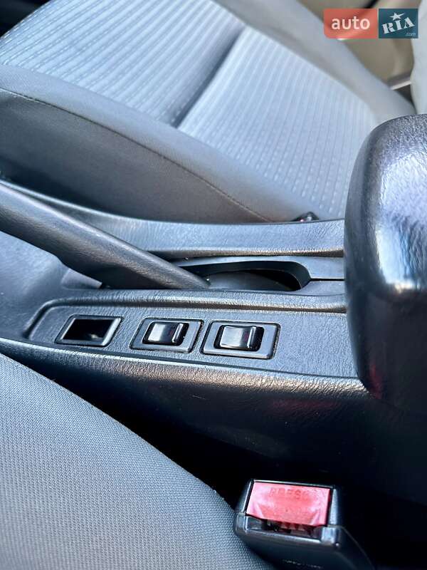 Седан Nissan Almera 2012 в Києві