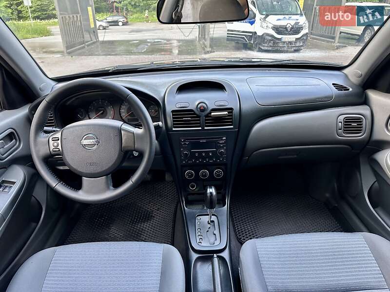 Седан Nissan Almera 2012 в Києві