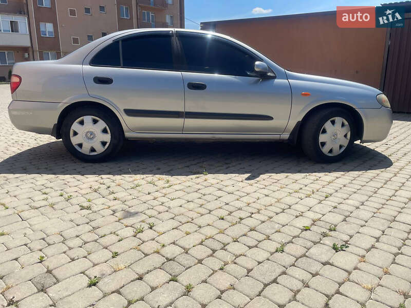 Седан Nissan Almera 2005 в Мукачевому