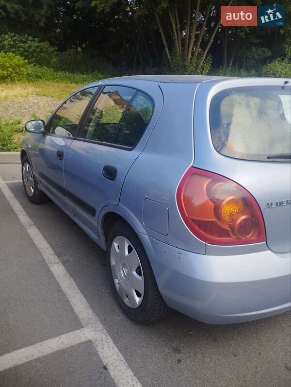 Хетчбек Nissan Almera 2006 в Житомирі