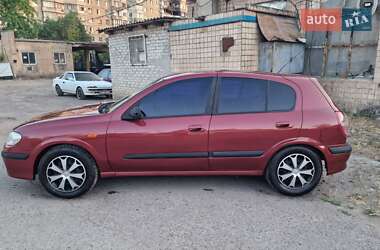 Хетчбек Nissan Almera 2001 в 