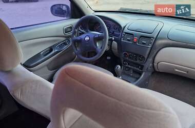 Хетчбек Nissan Almera 2001 в 