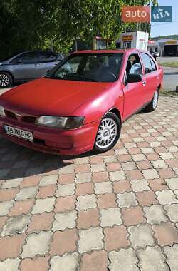 Седан Nissan Almera 1996 в Ширяєвому