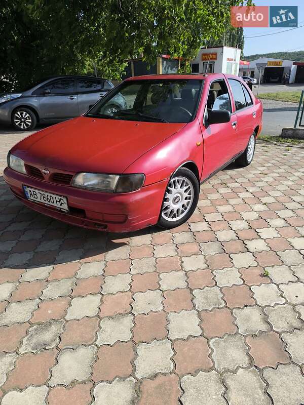 Седан Nissan Almera 1996 в 