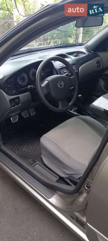 Седан Nissan Almera 2010 в Одессе