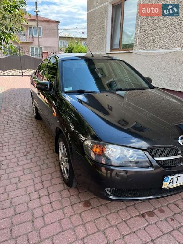 Седан Nissan Almera 2004 в Ивано-Франковске