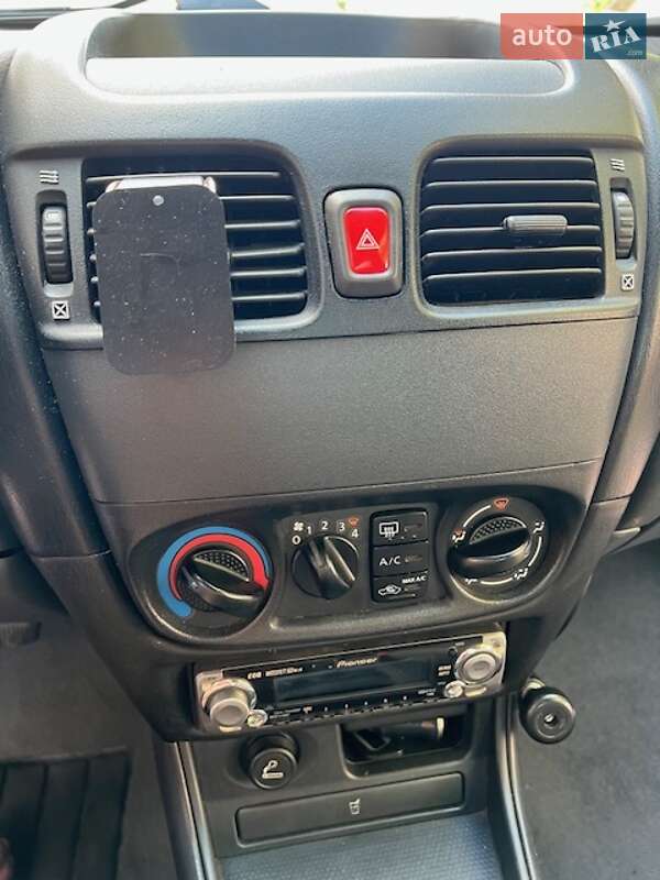 Седан Nissan Almera 2004 в Ивано-Франковске
