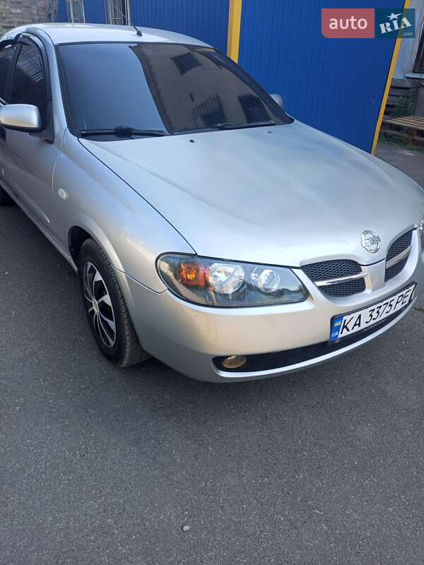 Nissan Almera 2005