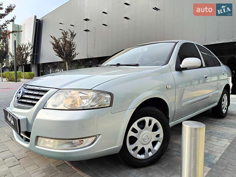 Седан Nissan Almera 2007 в Киеве
