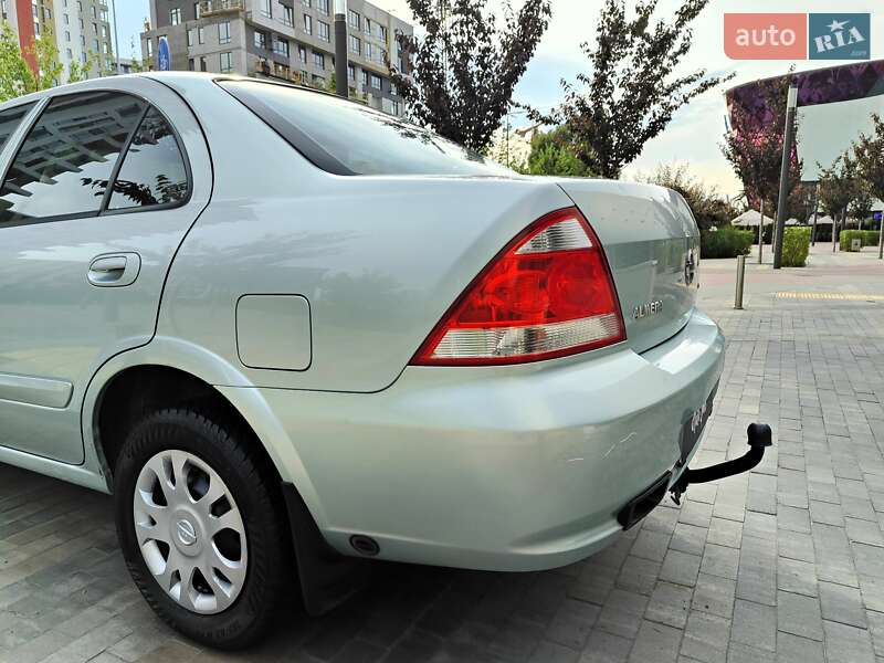 Седан Nissan Almera 2007 в Киеве
