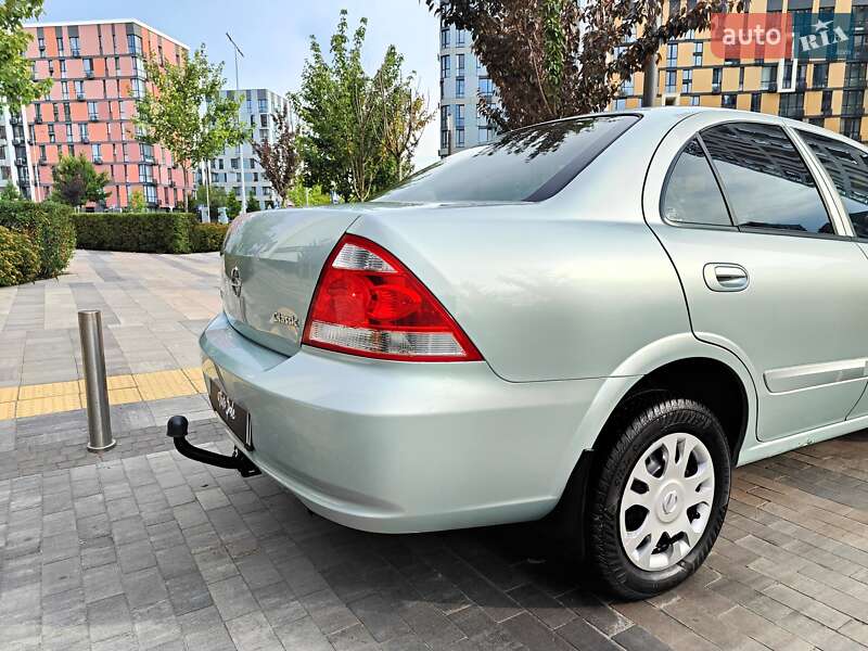 Седан Nissan Almera 2007 в Киеве