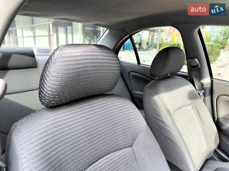 Седан Nissan Almera 2007 в Киеве