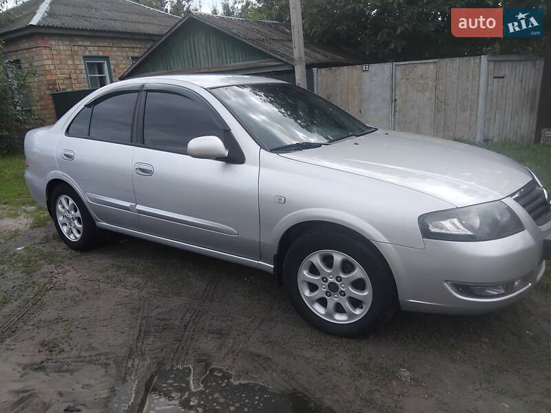 Седан Nissan Almera 2011 в Чернигове