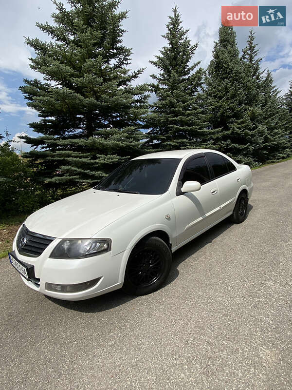 Седан Nissan Almera 2012 в Тернополе