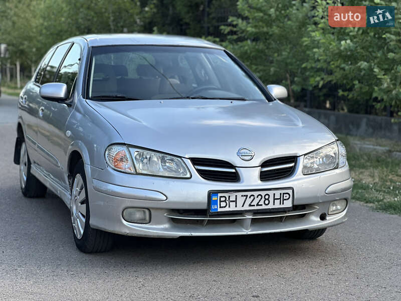 Nissan Almera 2000