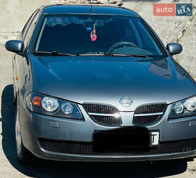 Nissan Almera 2003