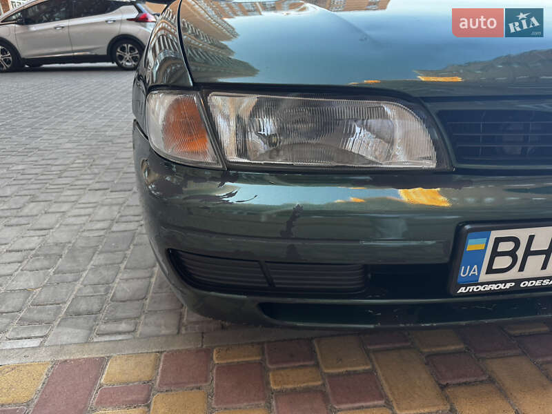 Хэтчбек Nissan Almera 1995 в Одессе