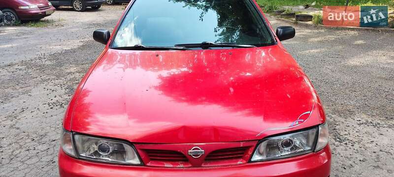 Хетчбек Nissan Almera 1997 в Львові