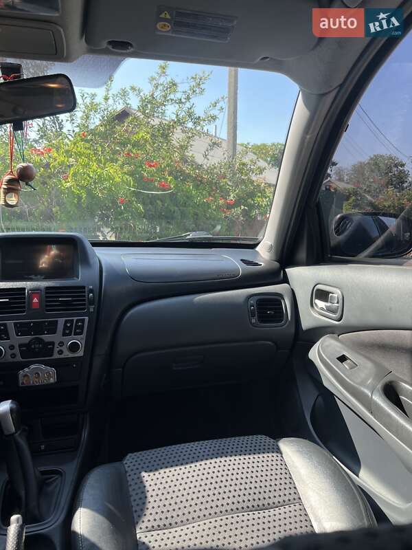 Хэтчбек Nissan Almera 2006 в Днепре