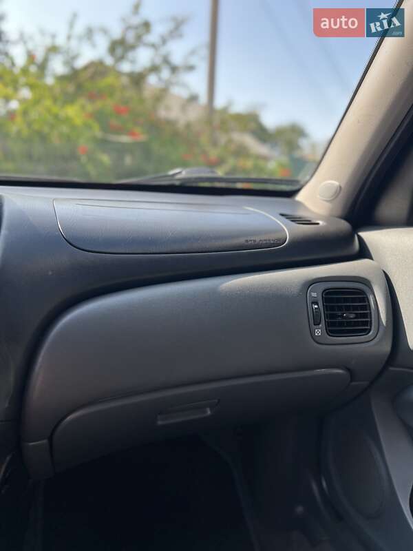 Хэтчбек Nissan Almera 2006 в Днепре