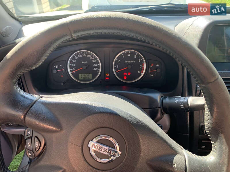 Седан Nissan Almera 2003 в Києві