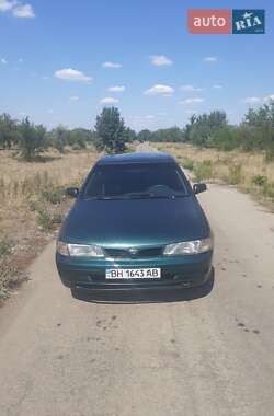Седан Nissan Almera 1996 в Мировому