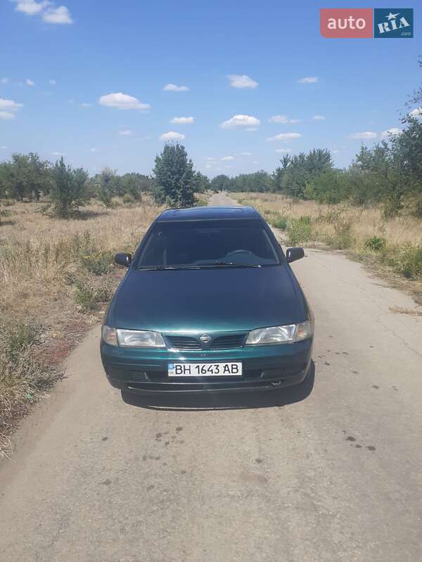 Седан Nissan Almera 1996 в Мировом