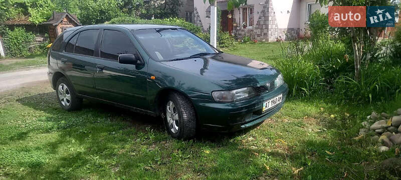 Хэтчбек Nissan Almera 1997 в Ивано-Франковске