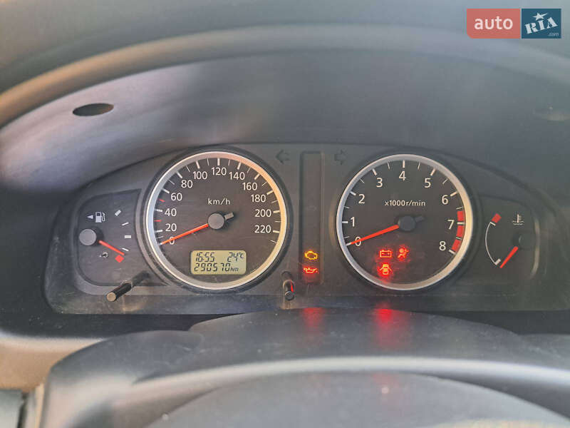 Седан Nissan Almera 2005 в Подільську