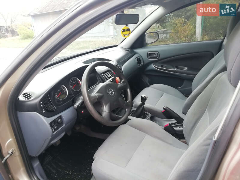 Седан Nissan Almera 2005 в Подільську