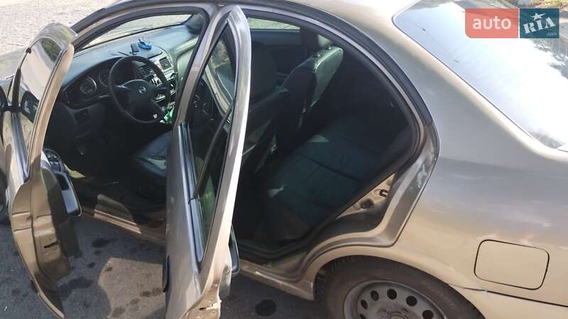 Седан Nissan Almera 2005 в Фастові