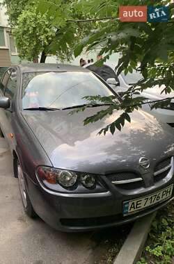 Седан Nissan Almera 2003 в Днепре