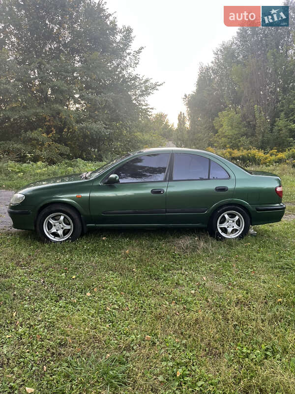 Седан Nissan Almera 2001 в Ямполе