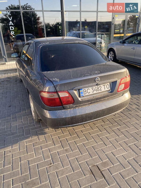 Седан Nissan Almera 2005 в Золочеве