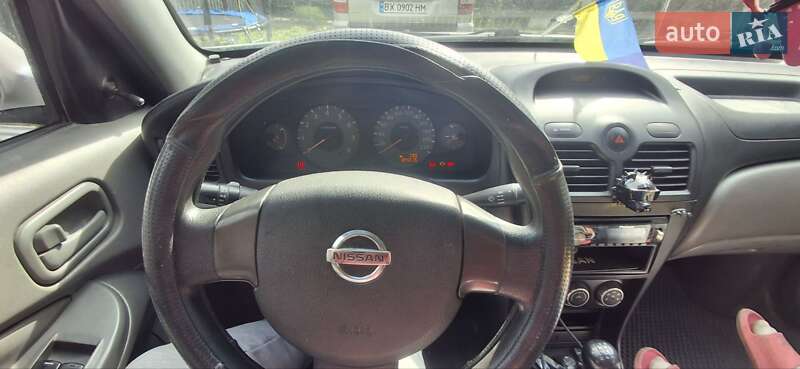 Седан Nissan Almera 2011 в Білогір'ї