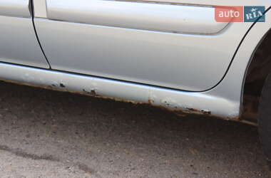 Седан Nissan Almera 2005 в  фото 9 Седан Nissan Almera 2005 в