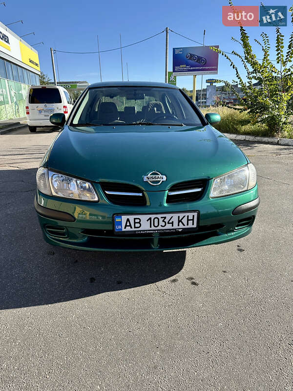 Хетчбек Nissan Almera 2001 в Білій Церкві