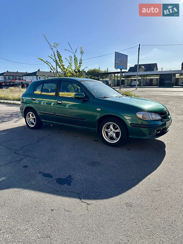 Хетчбек Nissan Almera 2001 в Білій Церкві
