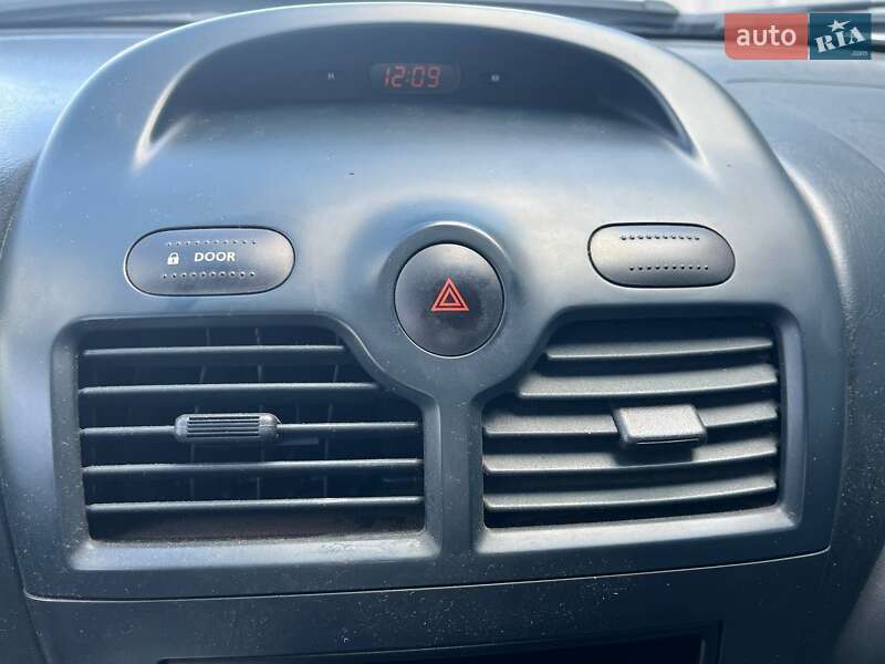 Седан Nissan Almera 2006 в Киеве