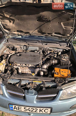 Хетчбек Nissan Almera 2000 в 