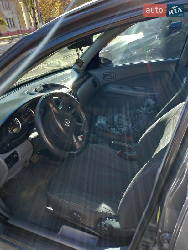 Седан Nissan Almera 2003 в Одессе