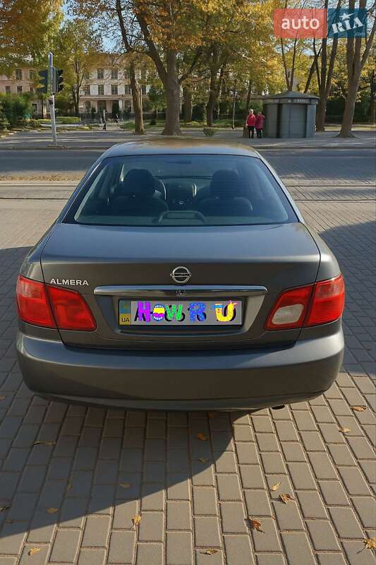 Седан Nissan Almera 2003 в Одессе