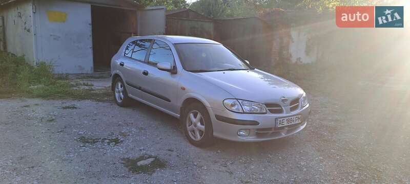 Хэтчбек Nissan Almera 2002 в Запорожье
