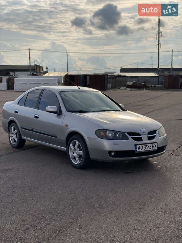 Nissan Almera 2004